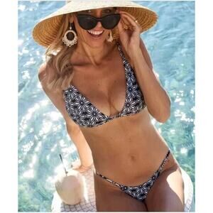 Kenny Flowers The Pedregal Sporty Triangle Bikini Top Black Size S NWT